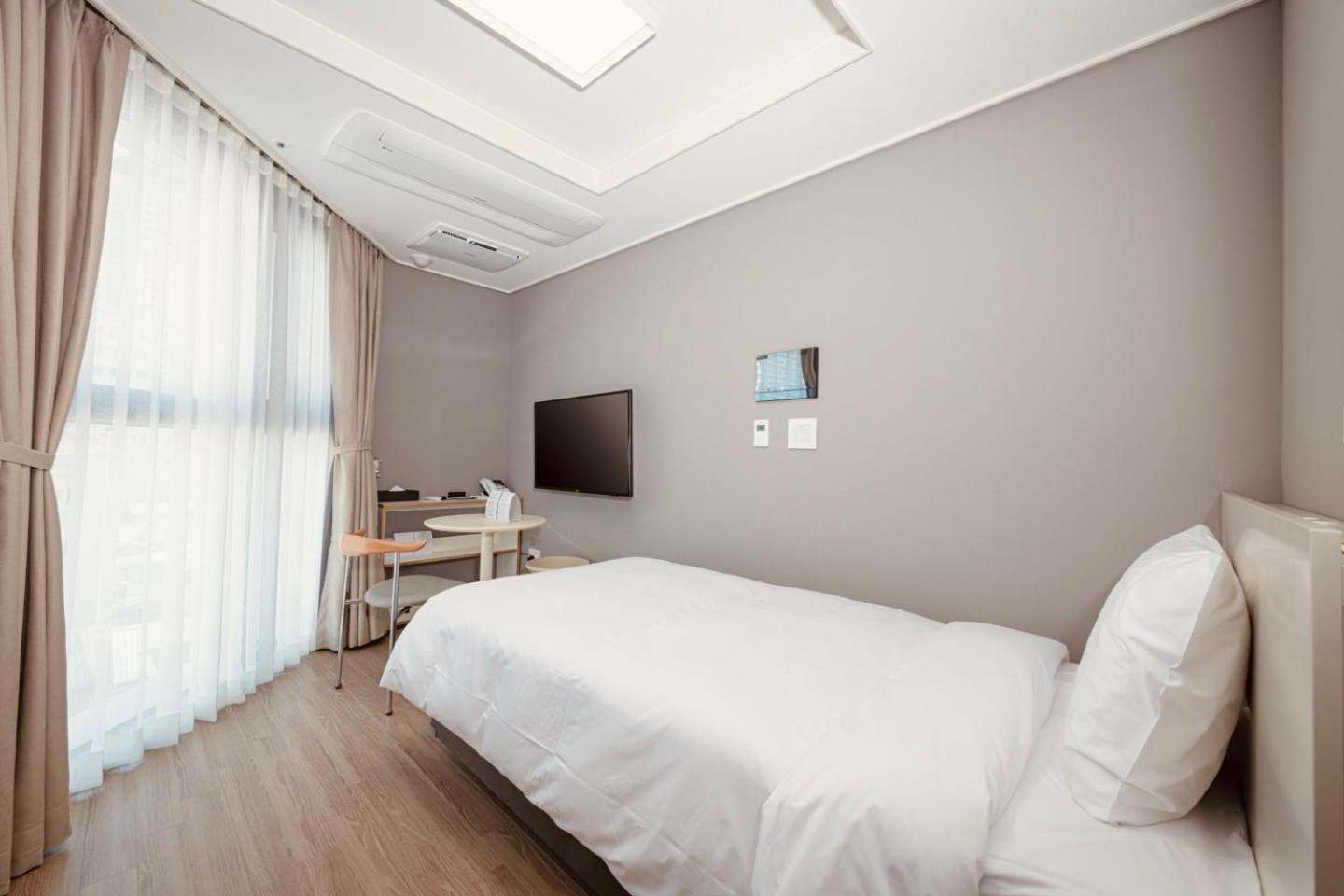Hotel Sollago Myeongdong & 4*