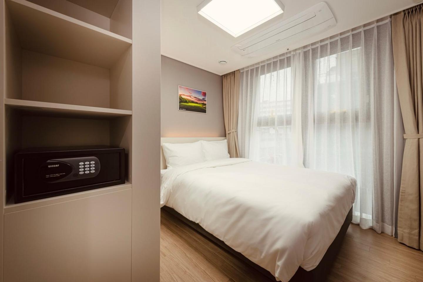 Sollago Myeongdong & โรงแรม