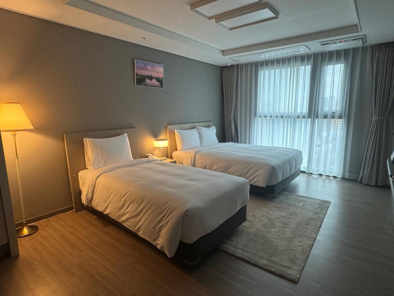 Hotel Sollago Myeongdong &
