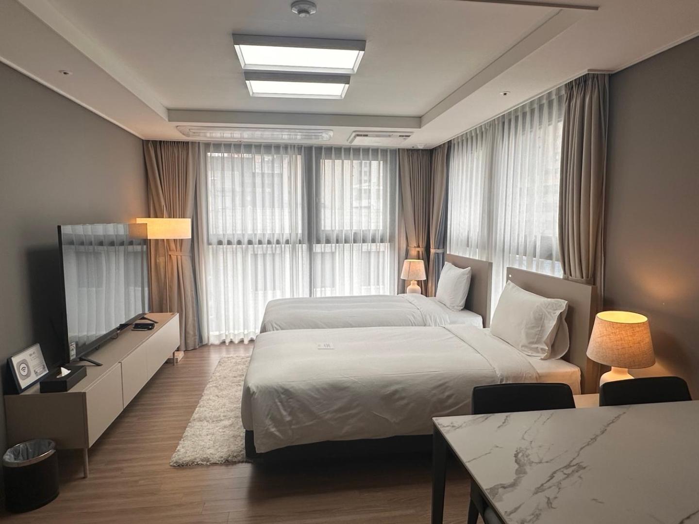 Sollago Myeongdong & 4*